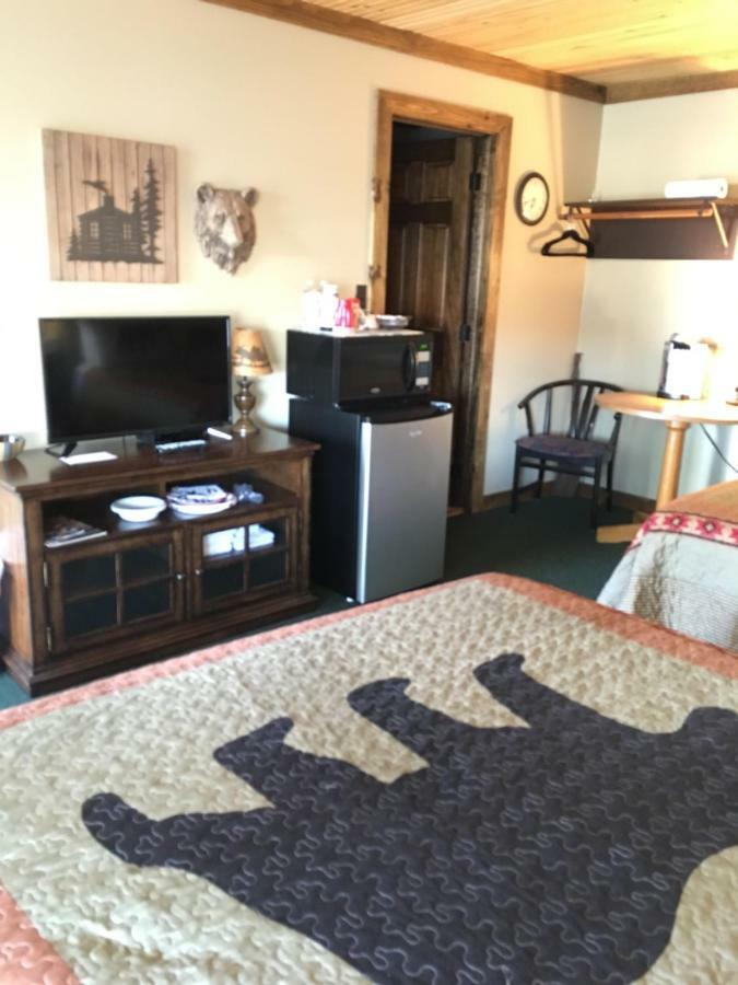 Warrensburg Inn & Suites - 6 Mi To Lake George Εξωτερικό φωτογραφία